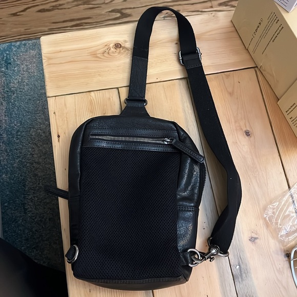 Spikes & Sparrow leather crossbody handbag - Picture 3 of 4